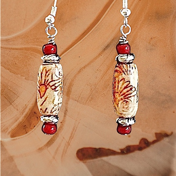 UNIQUE HANDMADE PAINTED WOOD AND SILVER EARRINGS - Picture 2 of 4